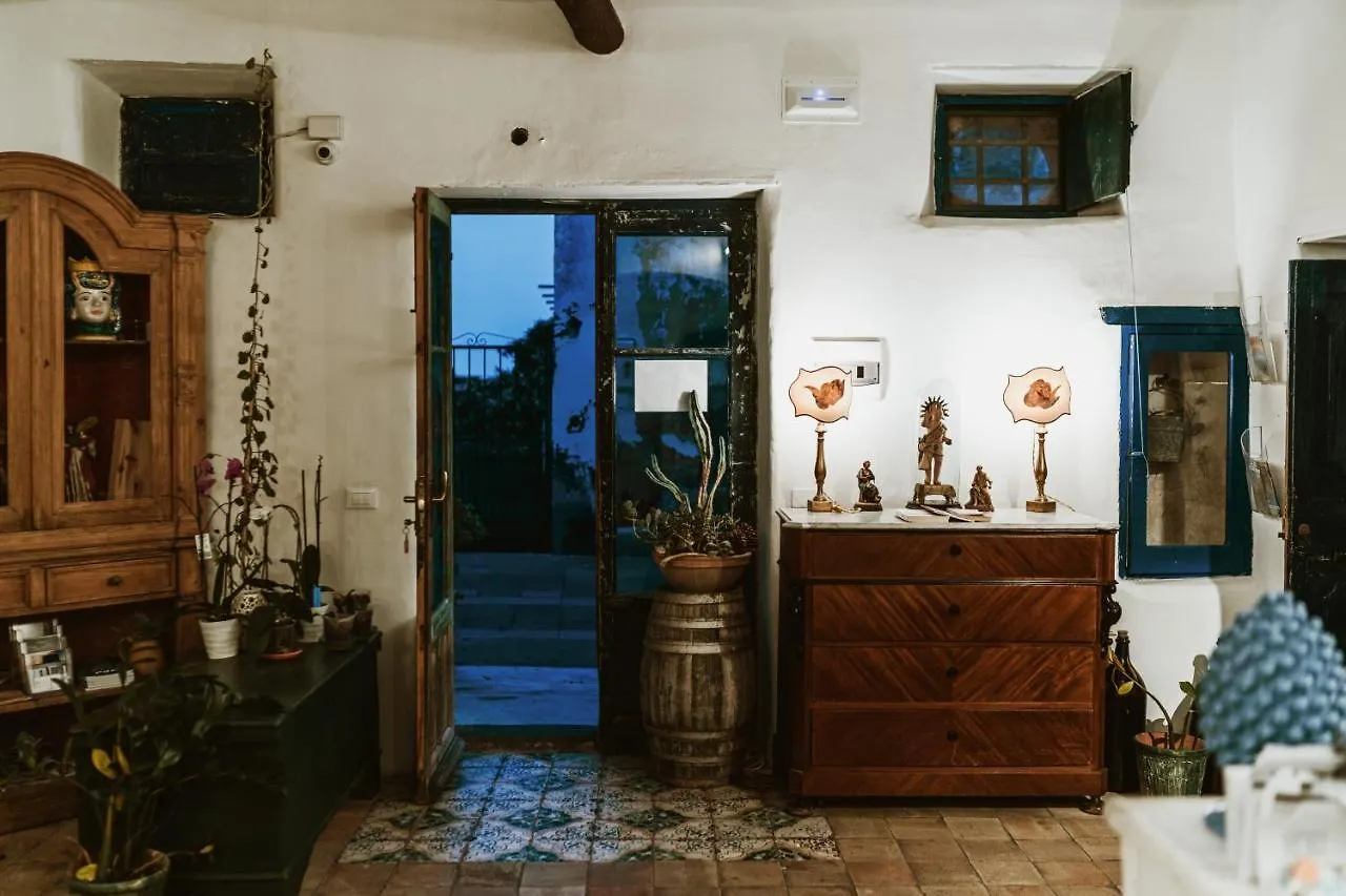 Boutique Hotel I Cinque Balconi Santa Marina Salina 3*,