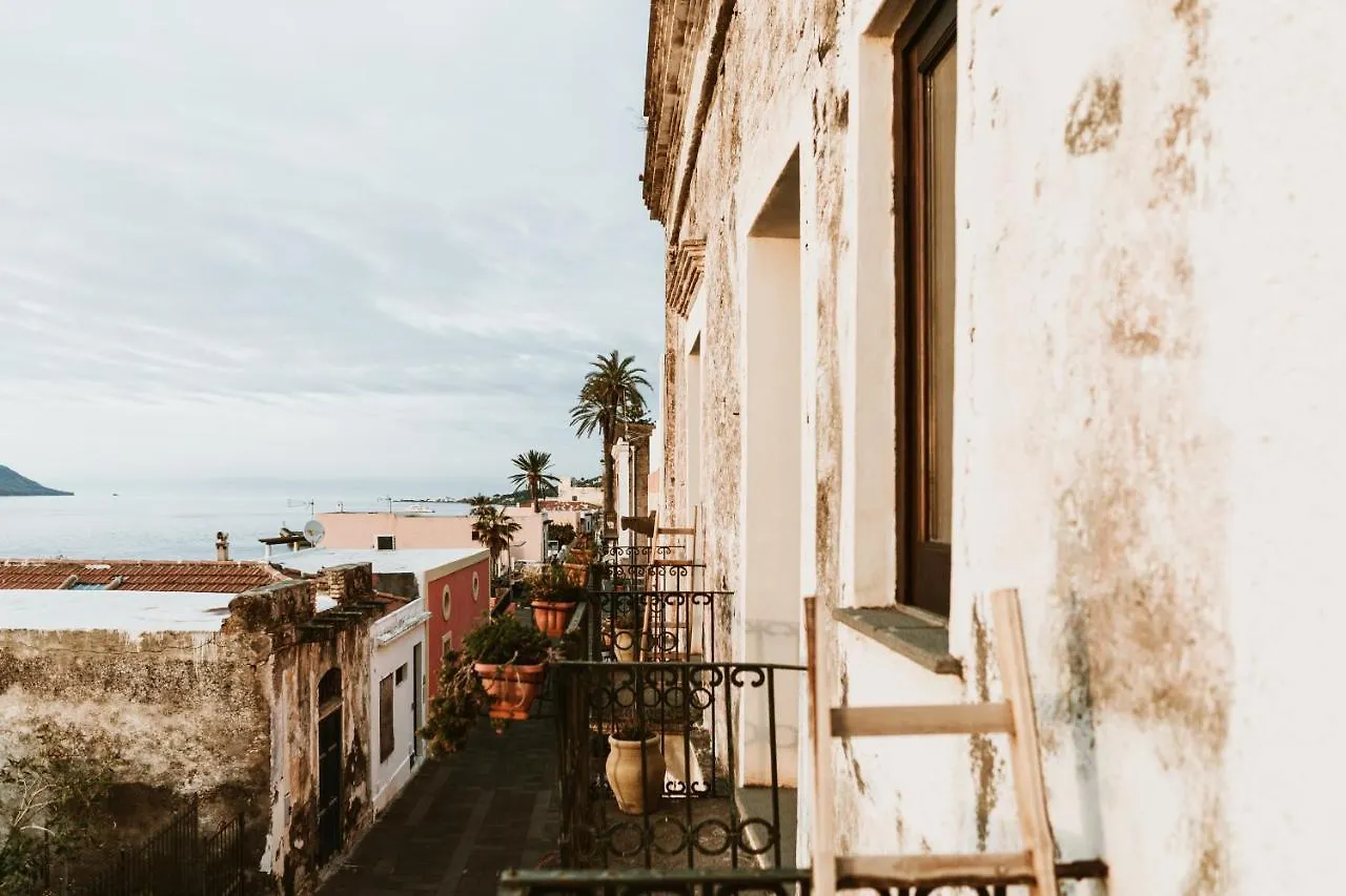 Boutique Hotel I Cinque Balconi Санта-Марина-Салина